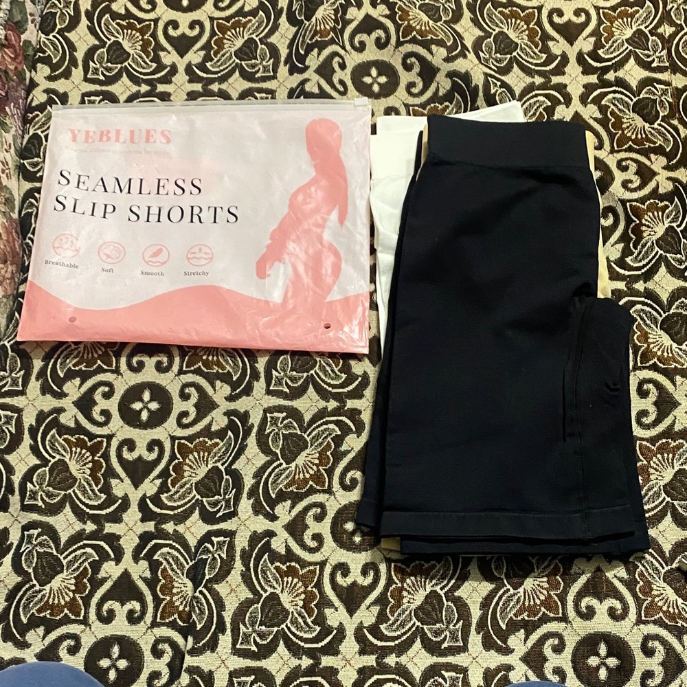 YEBLUES Women’s Seamless Slip Shorts – 4 Pack (Black, White, Beige) – Size S
